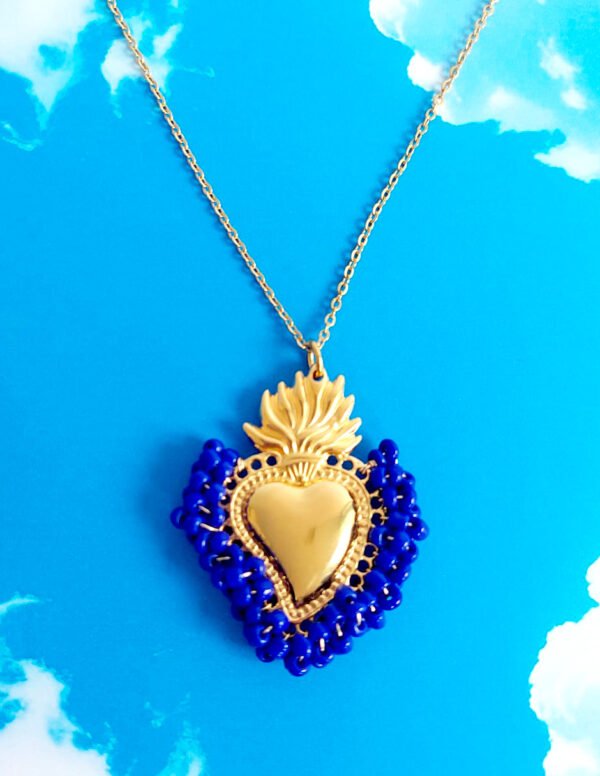 💙 Collar del Sagrado Corazón con Cuentas Azul Rey y Baño de Oro 18K