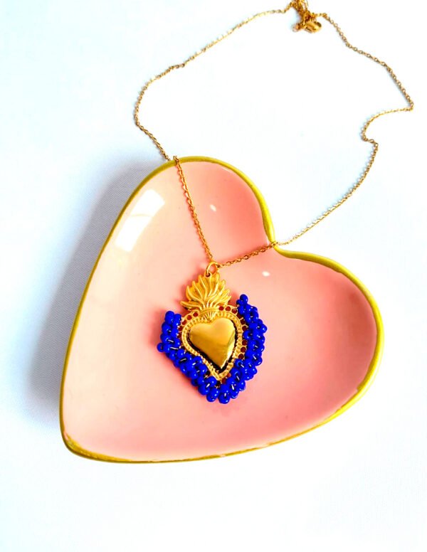 💙 Collar del Sagrado Corazón con Cuentas Azul Rey y Baño de Oro 18K