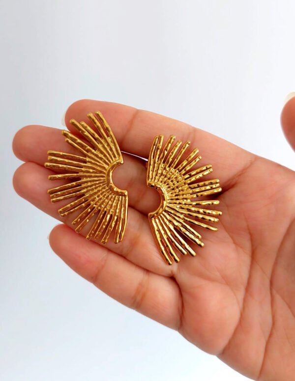 ✨ Aretes Diosa Azteca — Acero Inoxidable con Baño de Oro de 18k