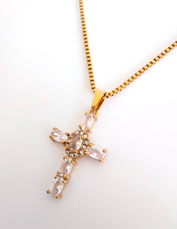 💎 Collar de Cruz con Zirconias