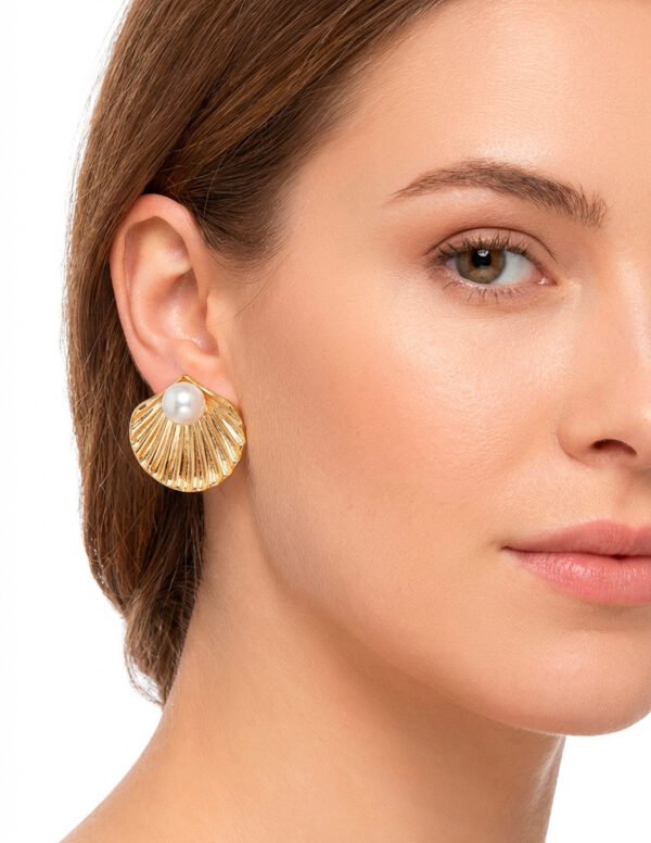 Aretes de Concha con Perla